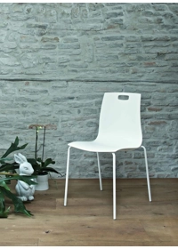Olly Sedie in plastica di design Ingenia