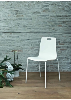 Olly Sedie in plastica di design Ingenia