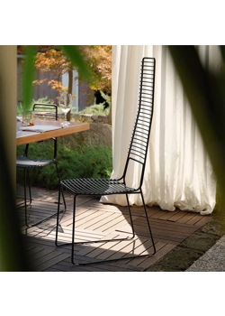 Tall alien Metal chairs Casamania