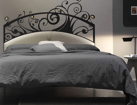 Contract: sedie, tavoli, e complementi d'arredo