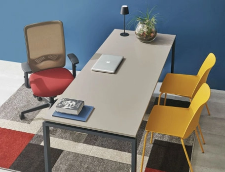 Contract: sedie, tavoli, e complementi d'arredo