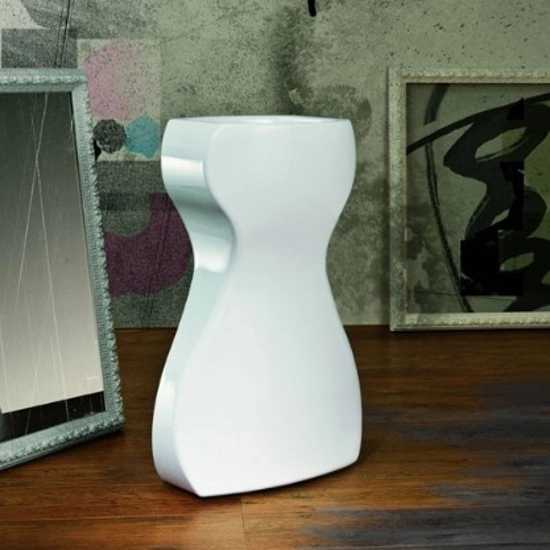 Venus tall Vases 21st 5