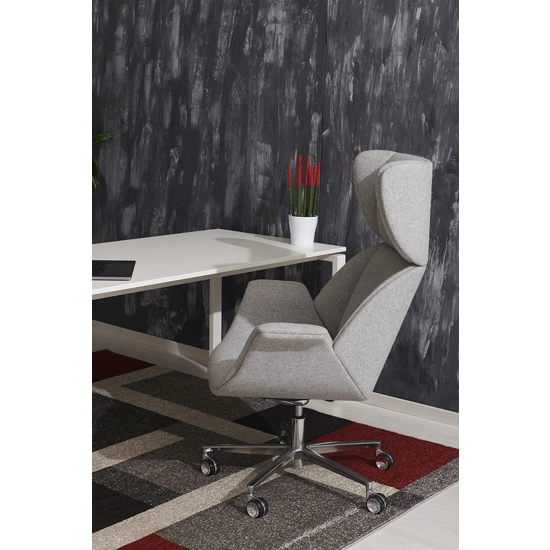 Richmond Alta Executive office chairs Ap Factor 4