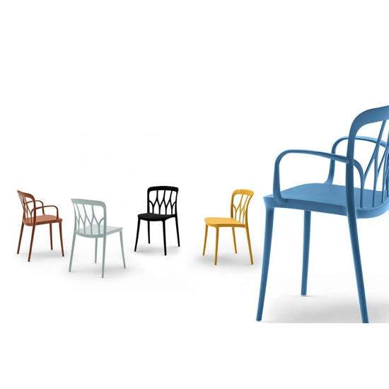 Galaxy con Braccioli Sedie in plastica di design Bontempi 1