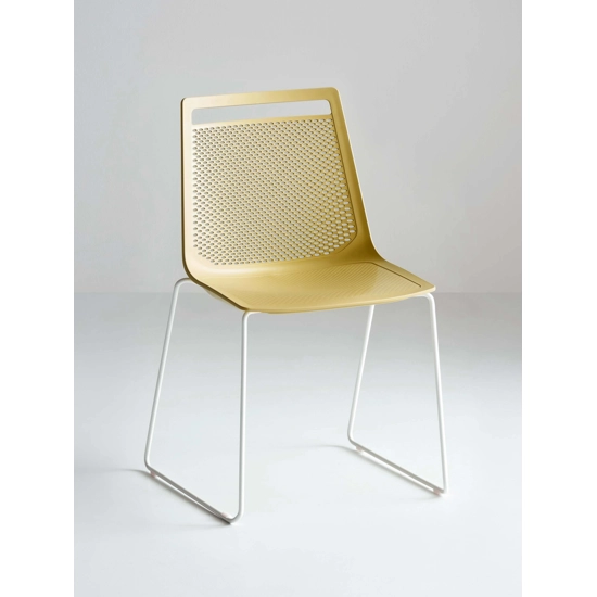 Akami S Sedie in plastica di design Gaber 9