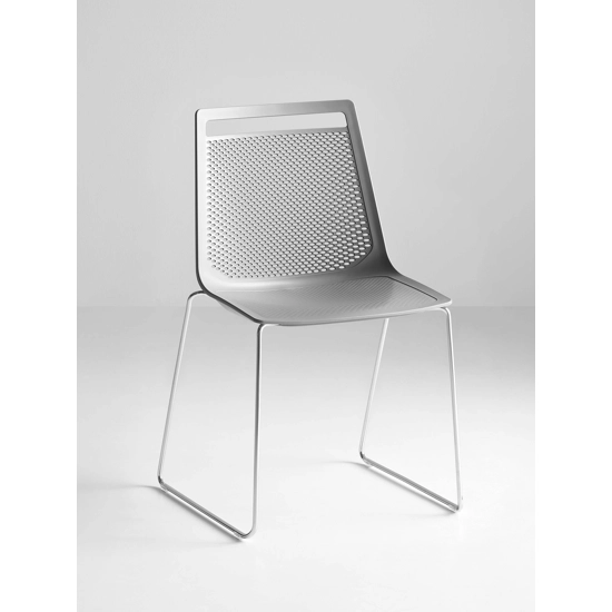 Akami S Sedie in plastica di design Gaber 11