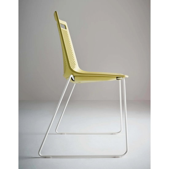 Akami S Sedie in plastica di design Gaber 13