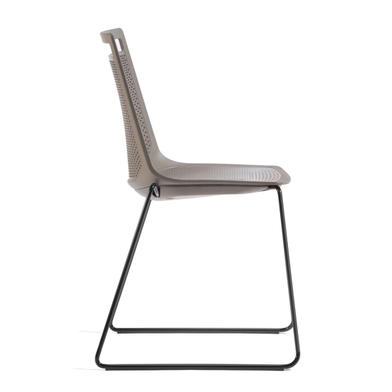 Akami S Sedie in plastica di design Gaber 16