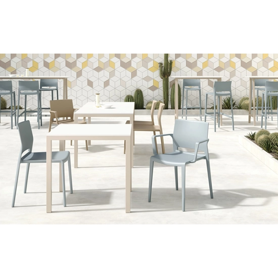 Bakhita Sedie in plastica di design Gaber 2