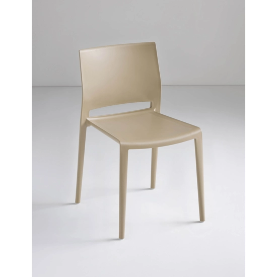 Bakhita Sedie in plastica di design Gaber 16
