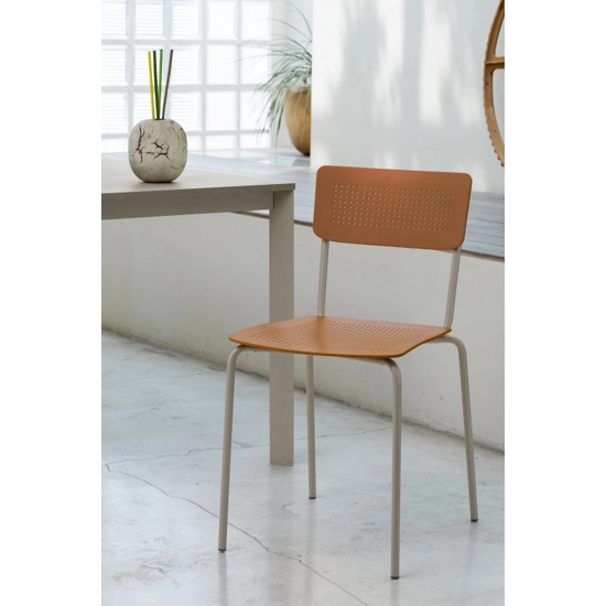 College Plastic chairs ingenia