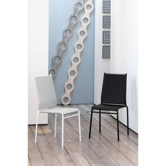 Liù Alta stackable Metal chairs ingenia 1
