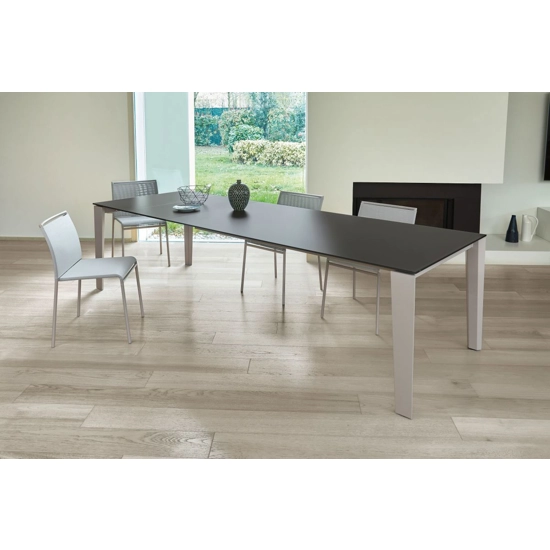 Stackable Lola Metal chairs ingenia 1