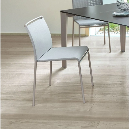 Stackable Lola Metal chairs ingenia