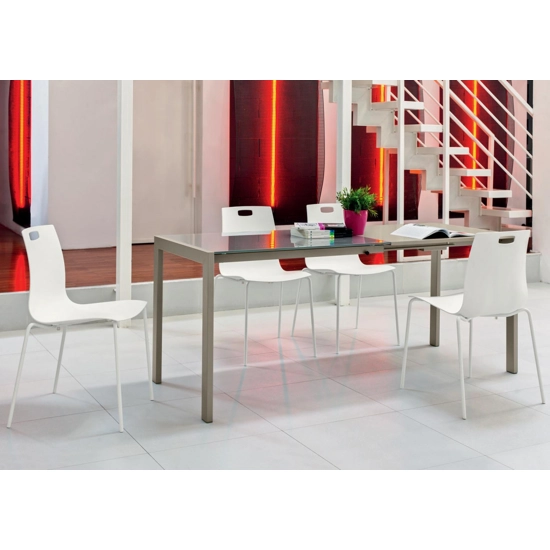 Olly Plastic chairs ingenia 5
