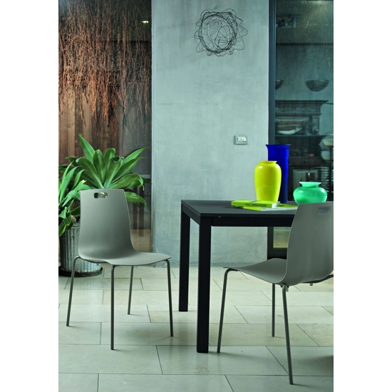 Olly Plastic chairs ingenia 11