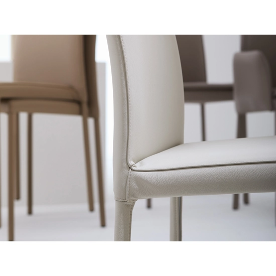 Agata Impilabile Sedie imbottite Julia 1