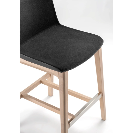 Amira Sgabello Legno Upholstered stools Progetto Sedia