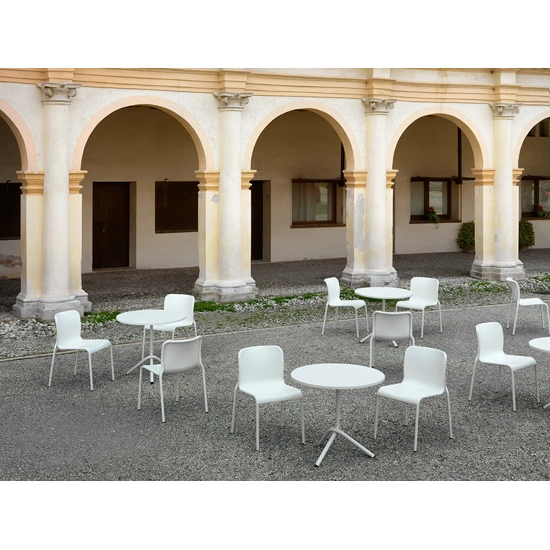 Momo Net Contract chairs Colos 10