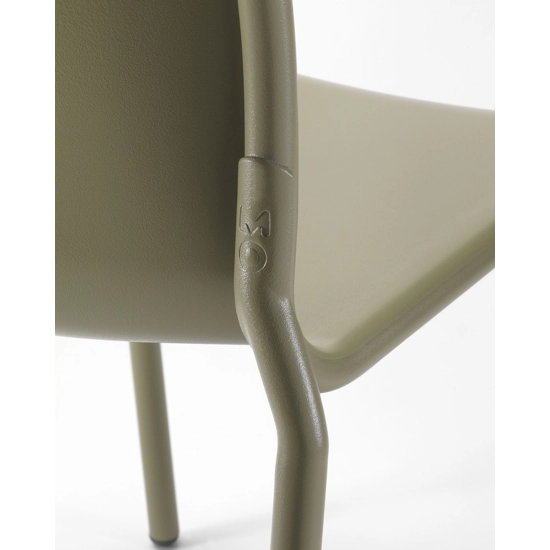 Momo Net Contract chairs Colos 8