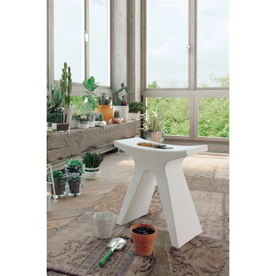 PI Greek Plastic stools Colos 1