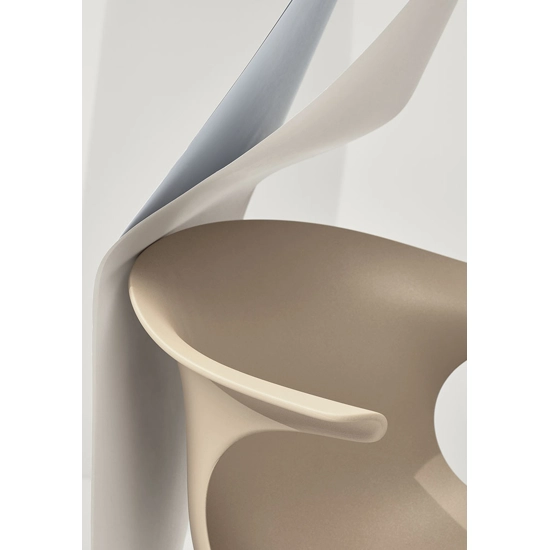 Loop Mono 4 Legs Sedia in metallo infiniti 1