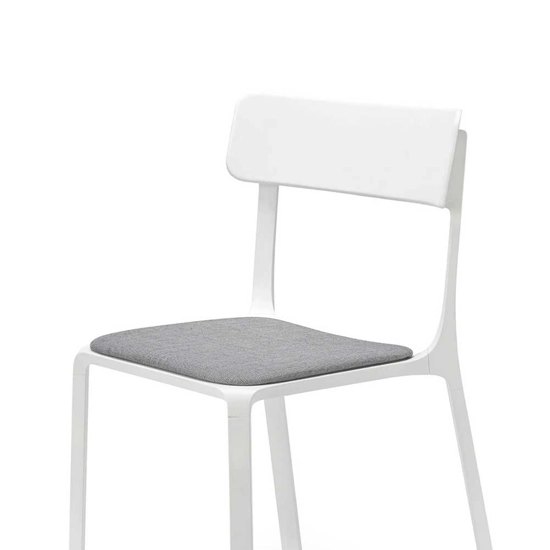 Ruelle Plastic Back Upholstered Panel Sedie in metallo Infiniti 1