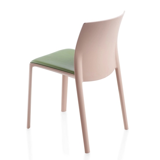 Klia - Seduta Imbottita Sedie in plastica di design Kastel 1
