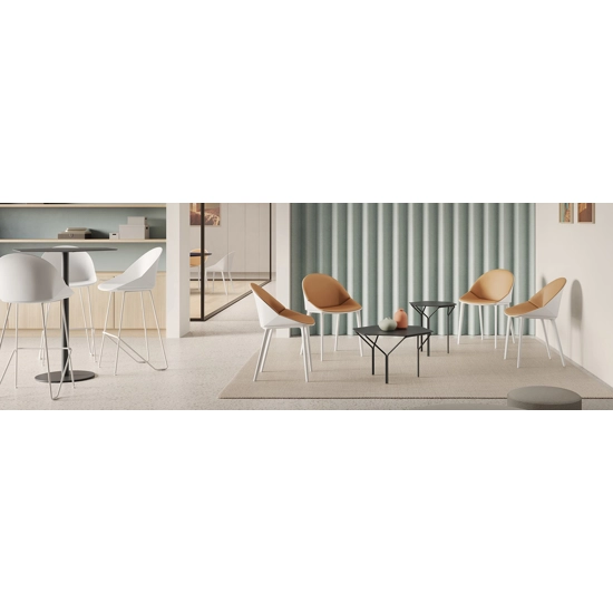 Kross - 4 Gambe Sedie in plastica di design Kastel 1