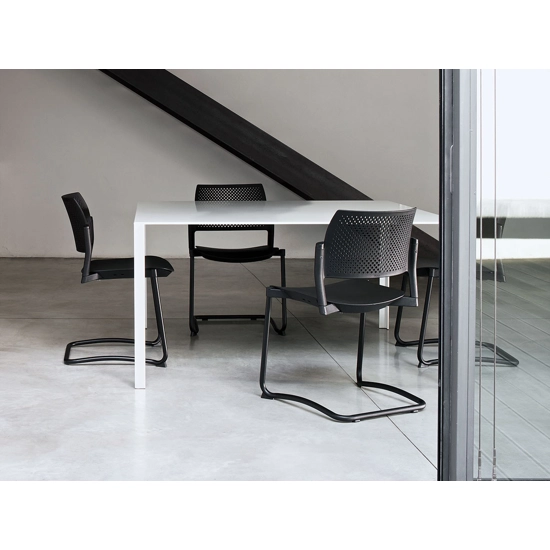 Kyos Slitta Sedie Contract Kastel