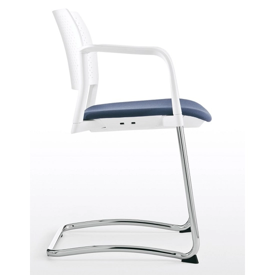 Kyos Slitta con Braccioli Waiting and community chairs Kastel 1