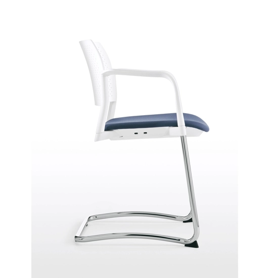 Kyos Slitta con Braccioli Waiting and community chairs Kastel 2