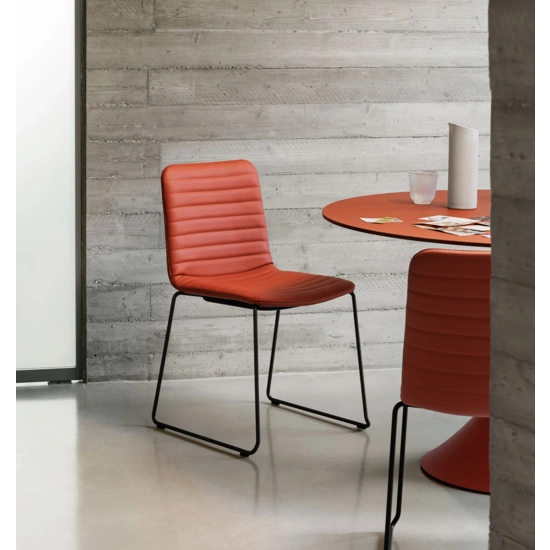 S M T TS cases Living room chairs Midj