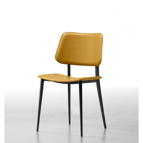 Joe S M CU Living room chairs Midj