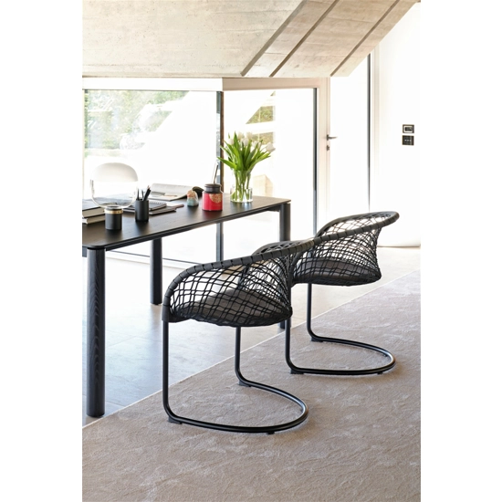 P47 Armchair - P M TS CU Elegant chairs Midj 2