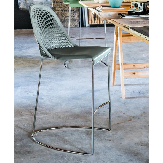 Guapa Stool Metal stools Midj 1