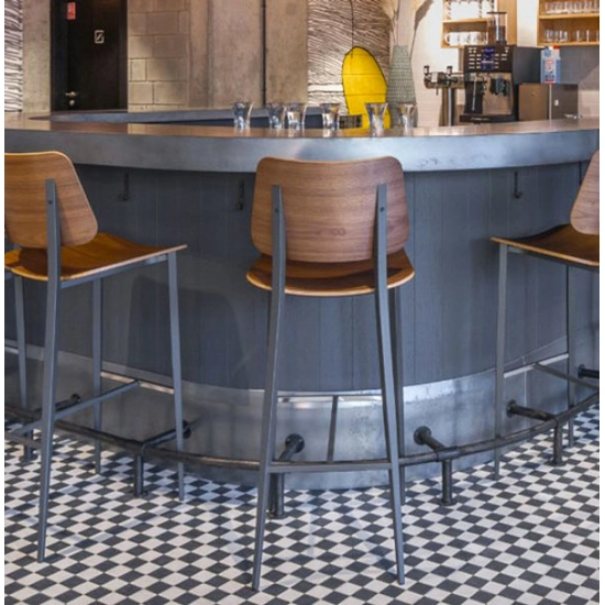 Joe Sgabello M LG Metal stools Midj 1