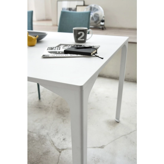 Armando 80x80 Fixed tables Midj 1