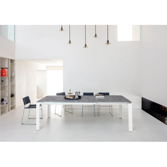 Marco Polo 140x140 (230) Modern tables Midj 1