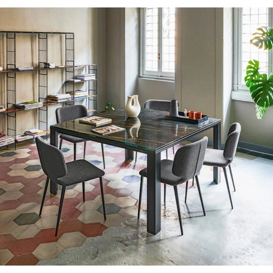 Marco Polo 140x140 (230) Modern tables Midj 3
