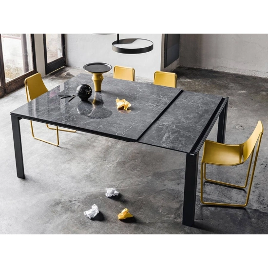 Marco Polo 140x140 (230) Modern tables Midj 8