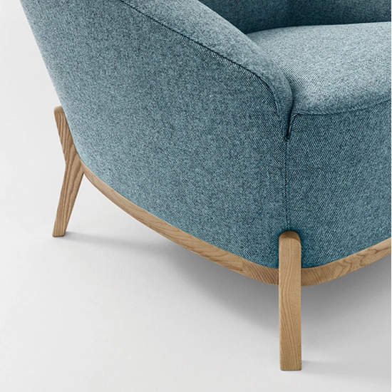 Nuvola Poltrona Gambe Legno Poltroncine Ufficio Milani 1