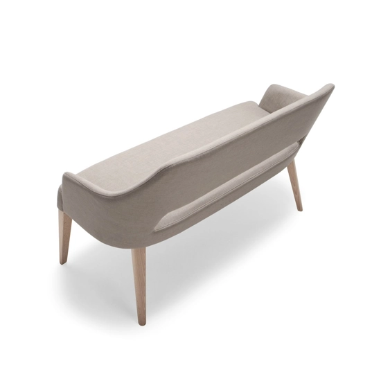 Emily Divano Divanetti per locali commerciali Origins 1971 2