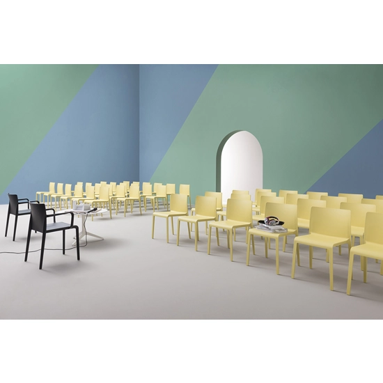 Volt HB 673 - Design Claudio Dondoli - Marco Pocci 2013 Sedie in plastica di design Pedrali 1