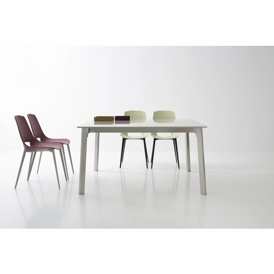 Eva Gamba a Spillo (seduta plastica) Plastic chairs point 1