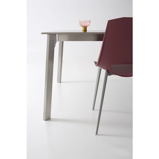 Eva Gamba a Spillo (seduta plastica) Plastic chairs point 13