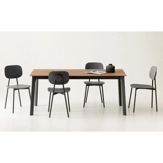 Tata Young (seduta e schienale in plastica o legno) Sedie in plastica di design Point 5