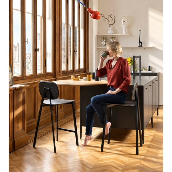 Tata Stool (seat and back in plastic or wood) Metal stools point 2