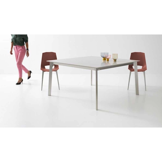 Eva Gamba a Spillo (seduta plastica o cuoio) Sedie in plastica di design Point 2