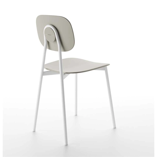 Tata Young (seduta e schienale in plastica o legno) Sedie in plastica di design Point 2